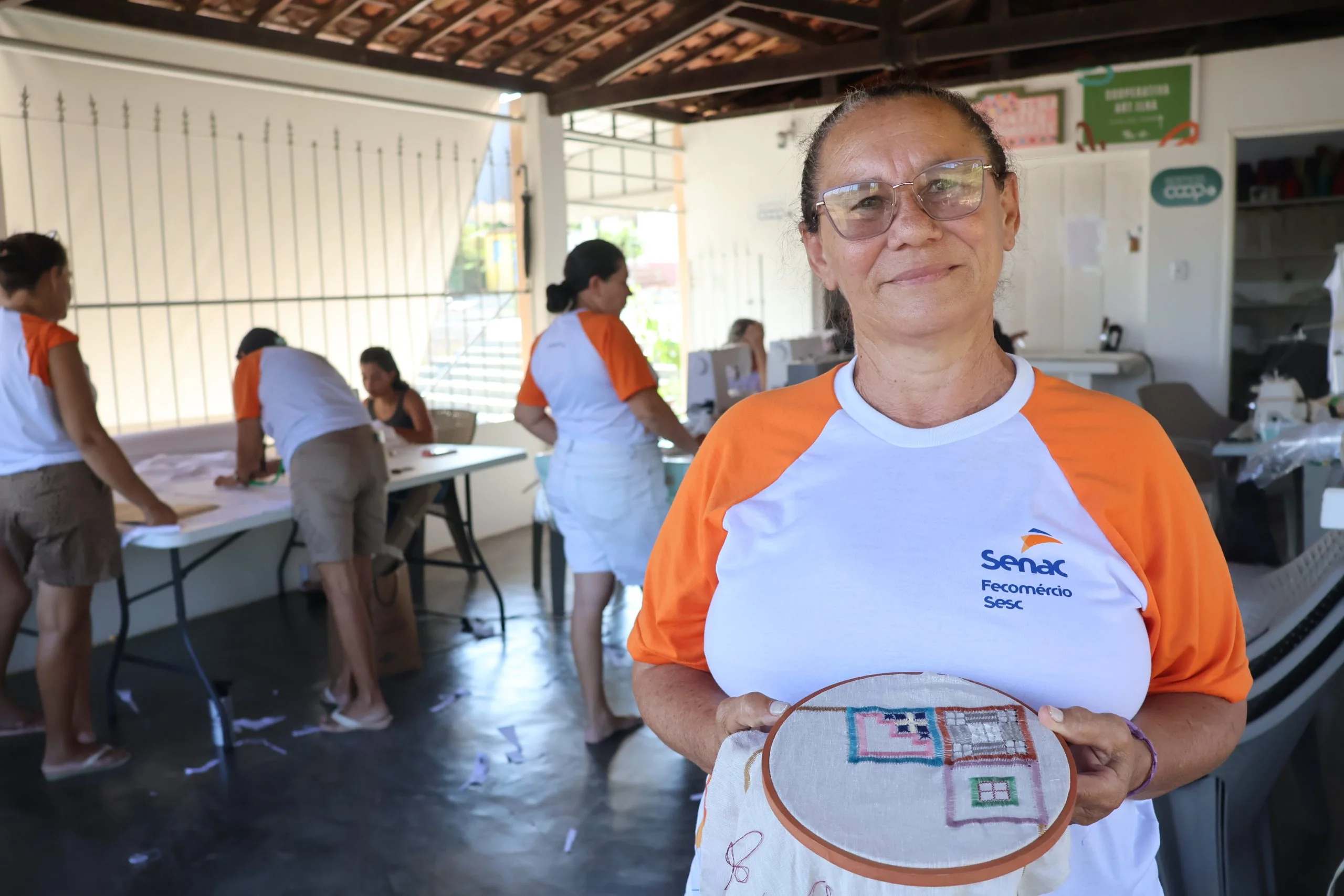 Do bordado à passarela: Senac Alagoas ajuda a transformar tradição centenária da Ilha do Ferro em moda